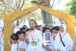 Mengukir Mimpi ke Baitullah : Pengalaman Manasik Haji Anak di SD Plus Rahmat